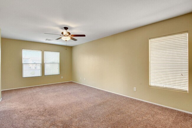 Building Photo - 4 Bedroom with Pool in Centennial Hills