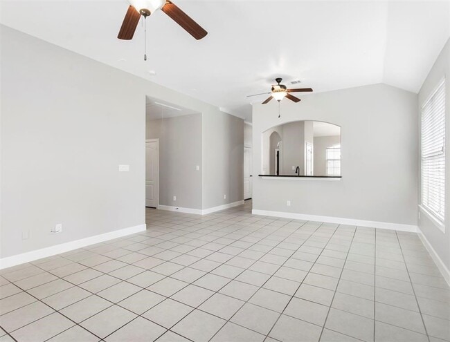 Building Photo - 304 Country Crossing Cir