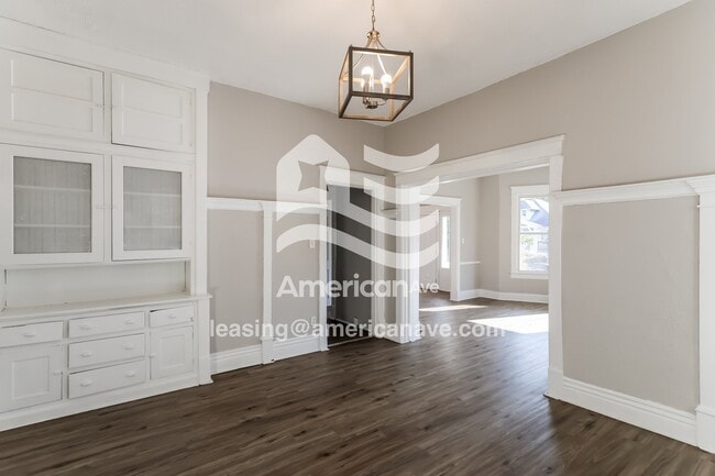 Building Photo - 664 S 38th St