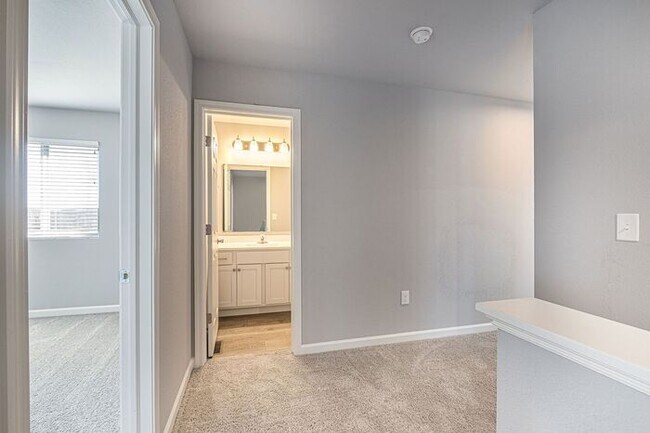Building Photo - 5673 Claremount St