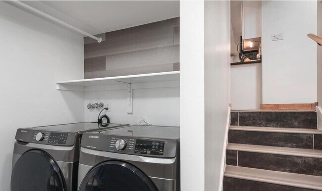 Building Photo - 8620 E San Miguel Ave