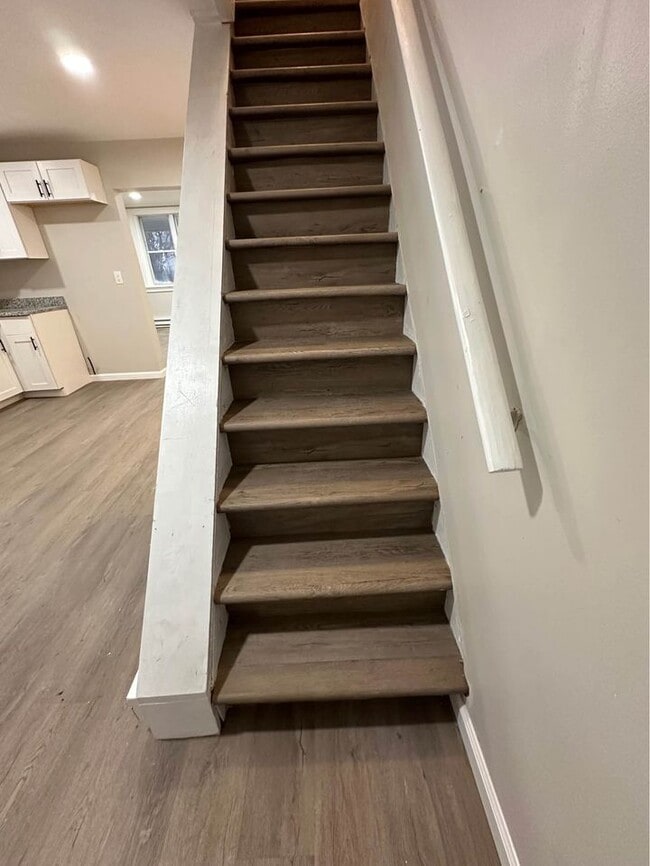 Building Photo - 216-218 Crane St