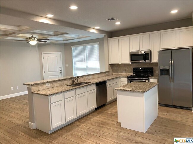 Building Photo - 2024 Rueben Rd