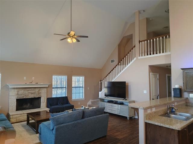 Building Photo - 100 E Bluebonnet Dr