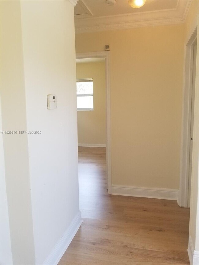 Building Photo - 1085 NW 133rd St