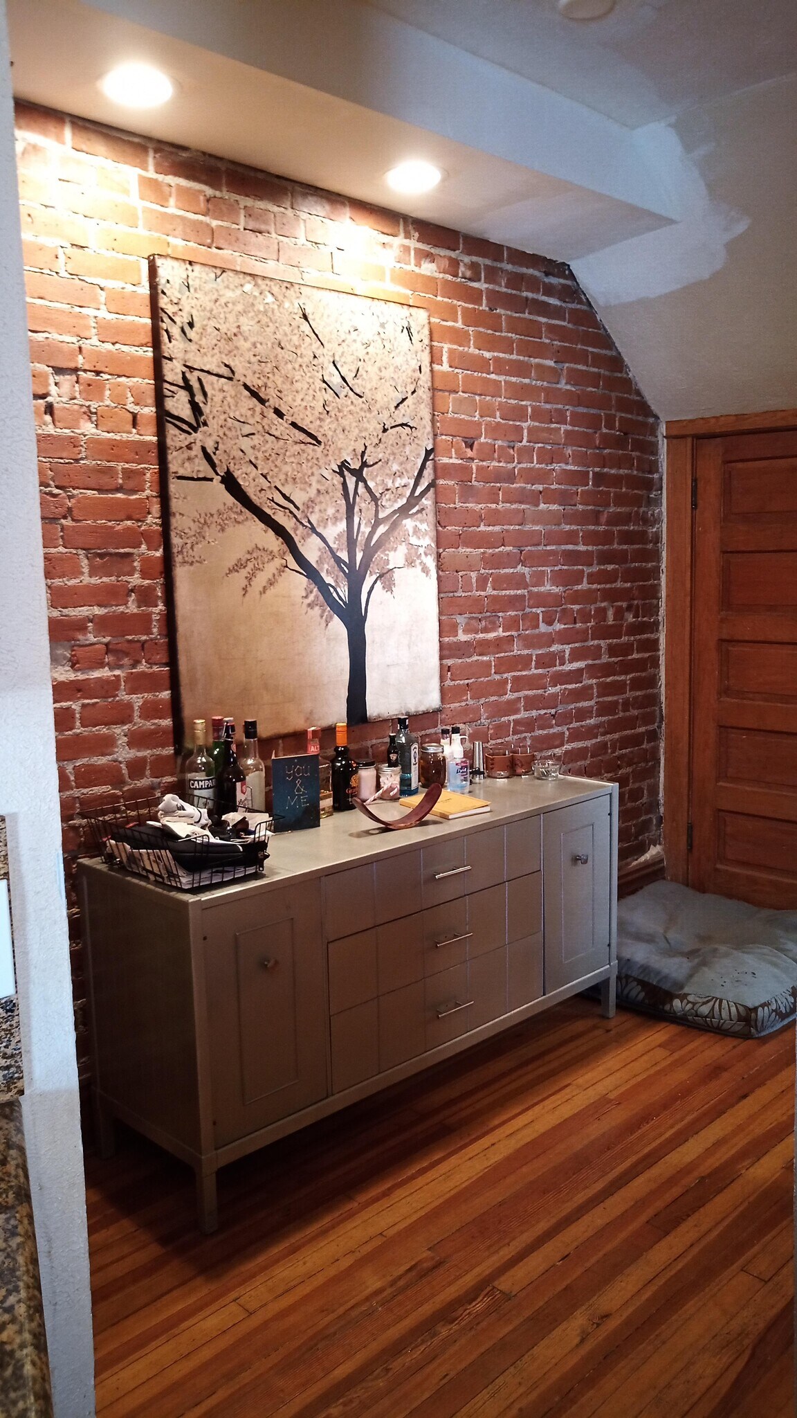 Building Photo - 2415 N Vine St