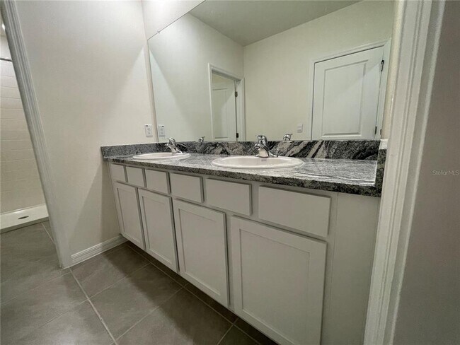 Building Photo - 11127 Crescent Deer Dr