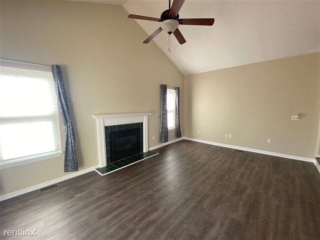Building Photo - 6710 Summerdale Ct E
