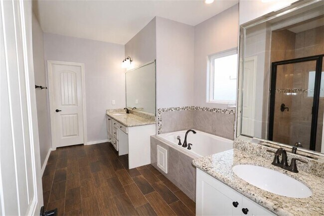 Building Photo - 5305 Ginko Dr