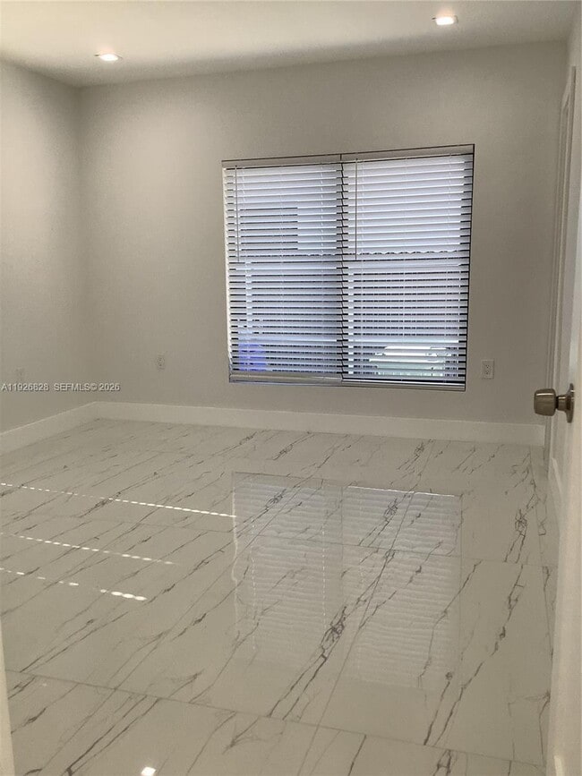 Building Photo - 1653 SW 17th Terrace