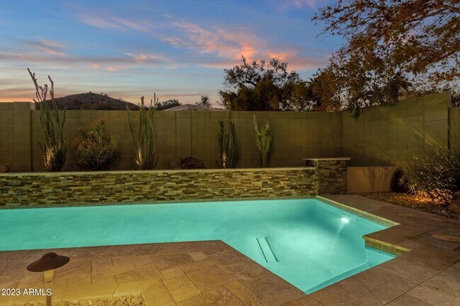 Building Photo - 4611 E Desert Dr