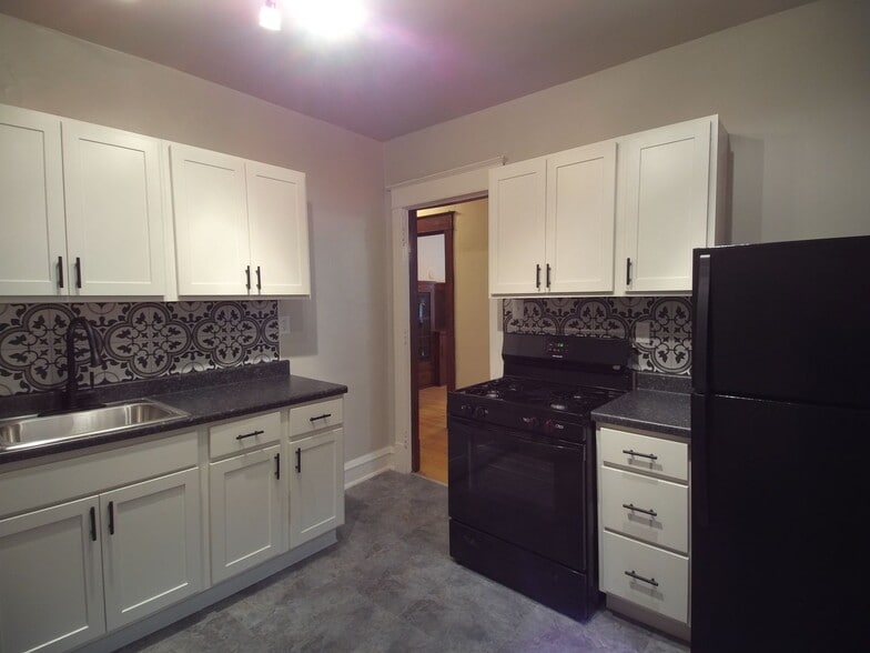 Interior Photo - Saxony Manor