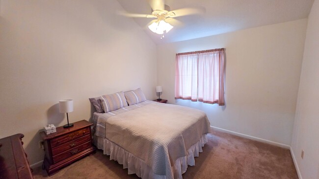 Building Photo - 500 Fairway Village Dr