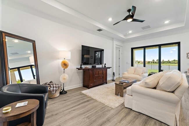 Building Photo - 15883 Key Biscayne Ln