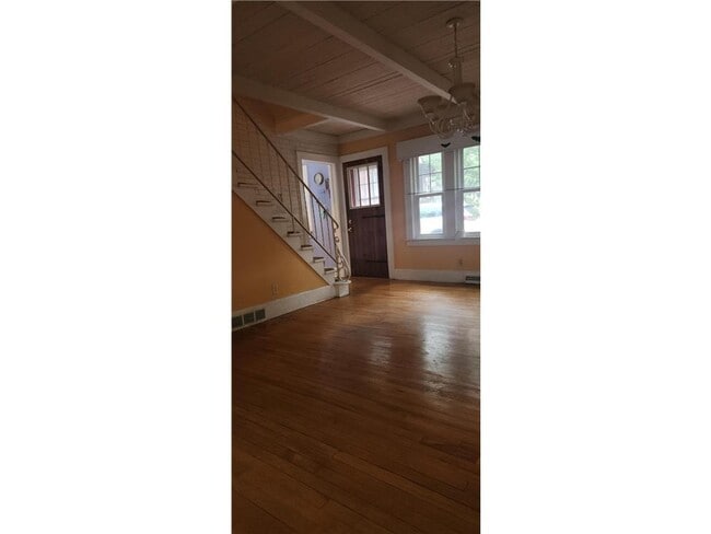 Building Photo - 208 Lake Blvd S