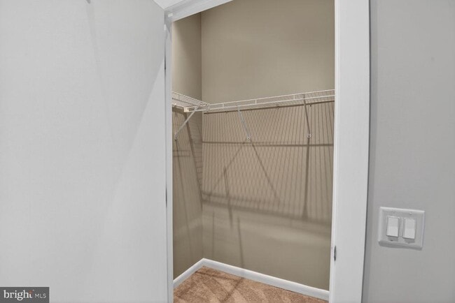 Building Photo - 811 4th St NW