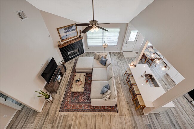 Building Photo - 4102 Caneshaw Dr
