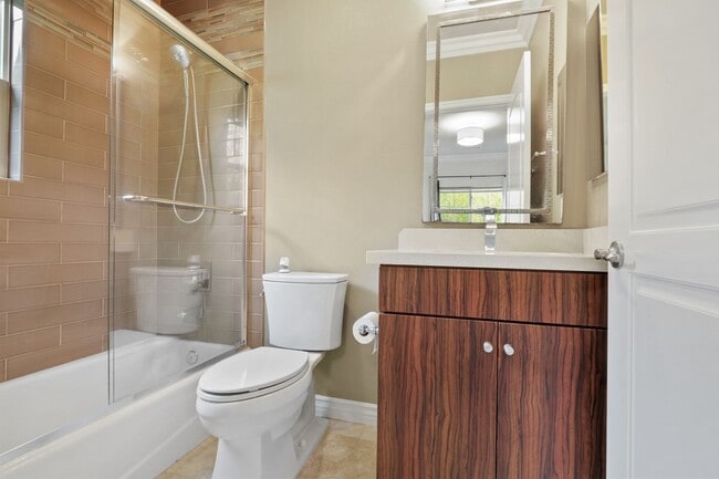 Building Photo - 908 N Santa Anita Ave