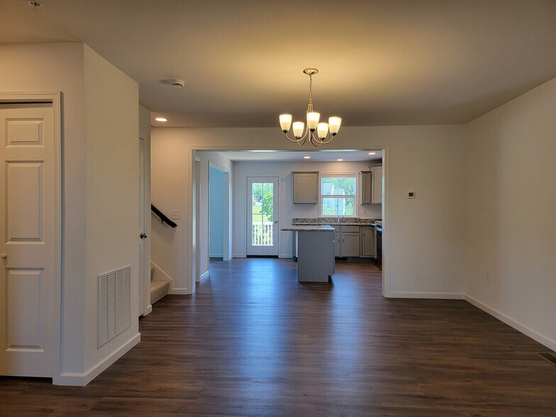 Building Photo - 2131 S Autumn Chase Dr