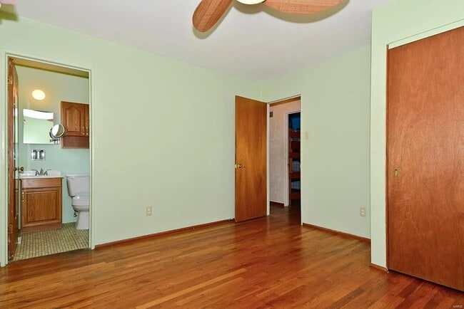 Building Photo - 980 Manresa Ln