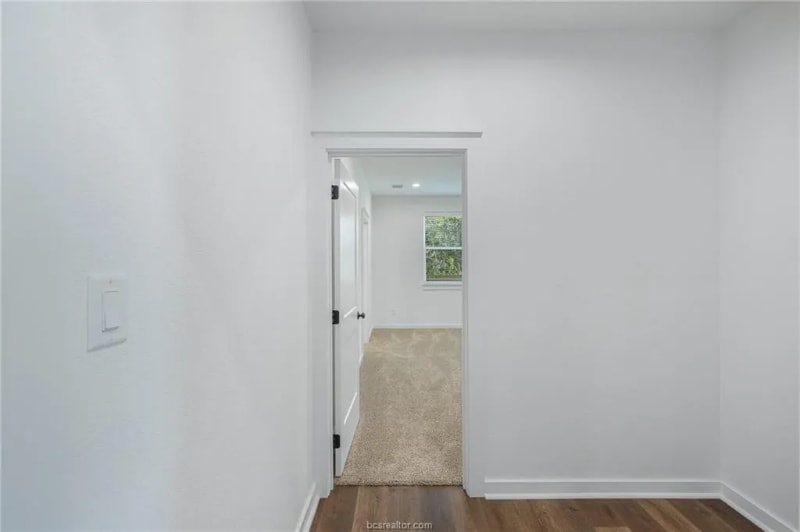 Building Photo - 5041 Mooney Fls Dr