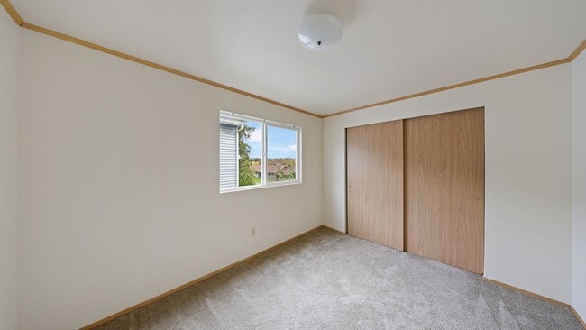 Building Photo - 3 Bed 2 Bath - Downtown - Assigned Parking