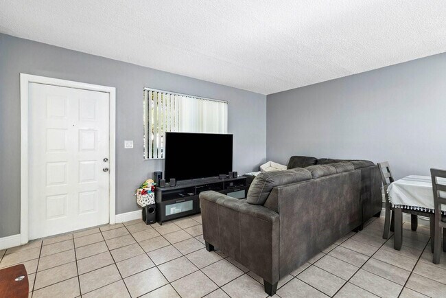 Building Photo - 1831 NW 94th Ave