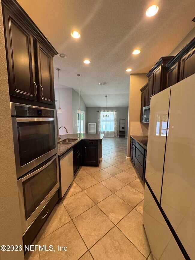Building Photo - 5409 Parkside Lakes Dr