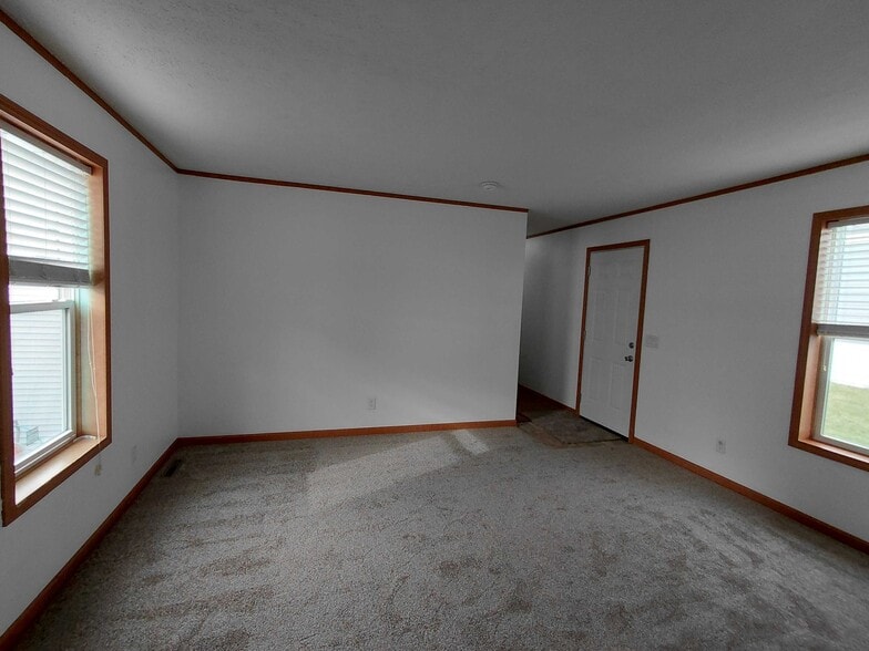 Building Photo - 2008 Heron Dr NW