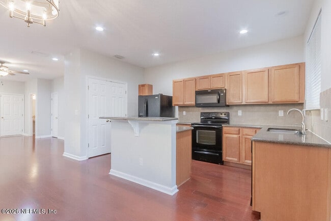 Building Photo - 2307 Sunset Bluff Dr