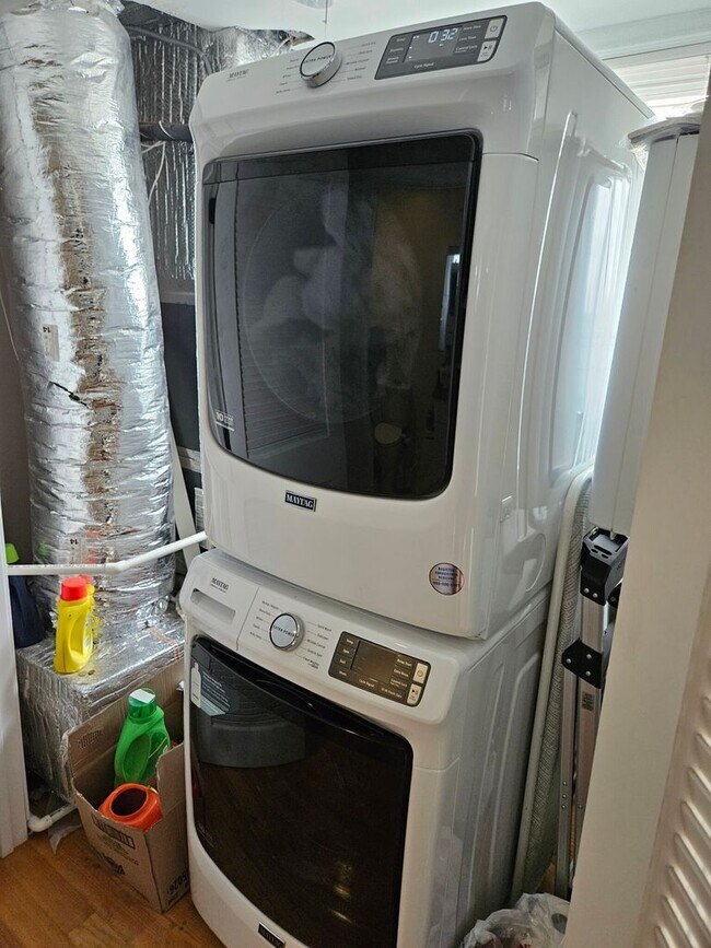 Building Photo - Immaculate 5 bed 3 bath in Lower Allston... Don't miss out..