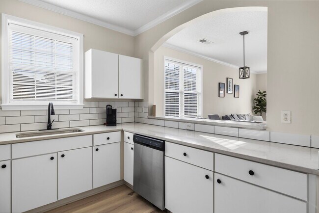 Building Photo - 5751 Oyster Catcher Dr