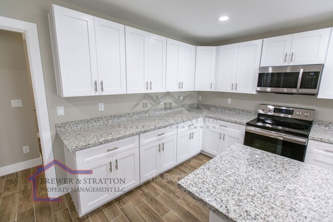 Building Photo - 2324 W Mobile Ln