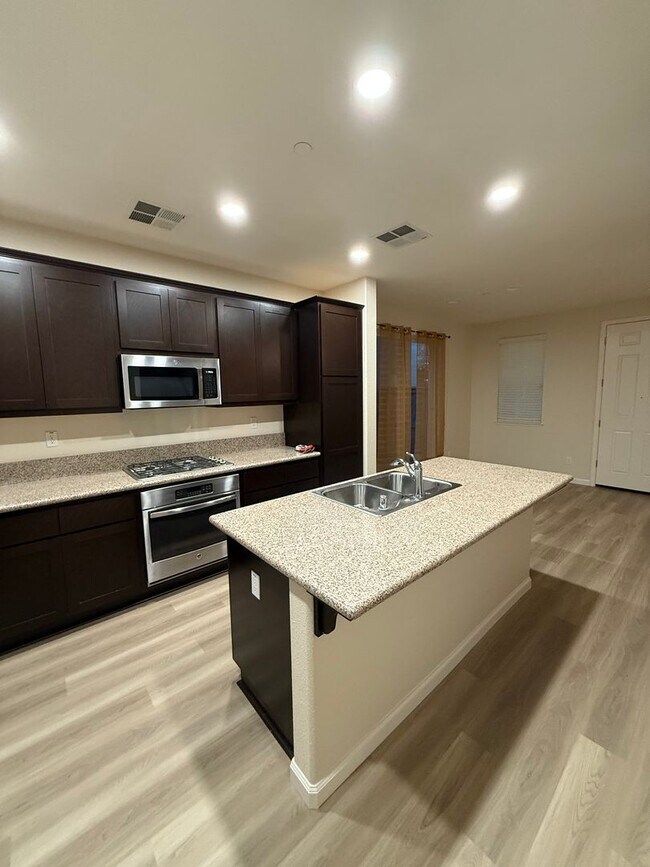 Building Photo - Travis School District