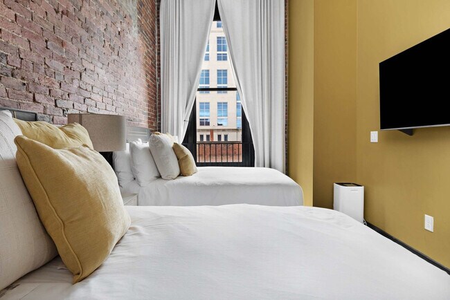 Building Photo - 126 2nd Ave N