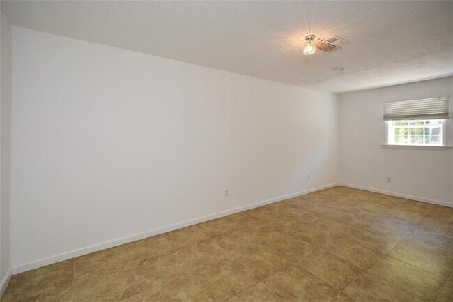 Building Photo - 160 Timber Creek Ln SW