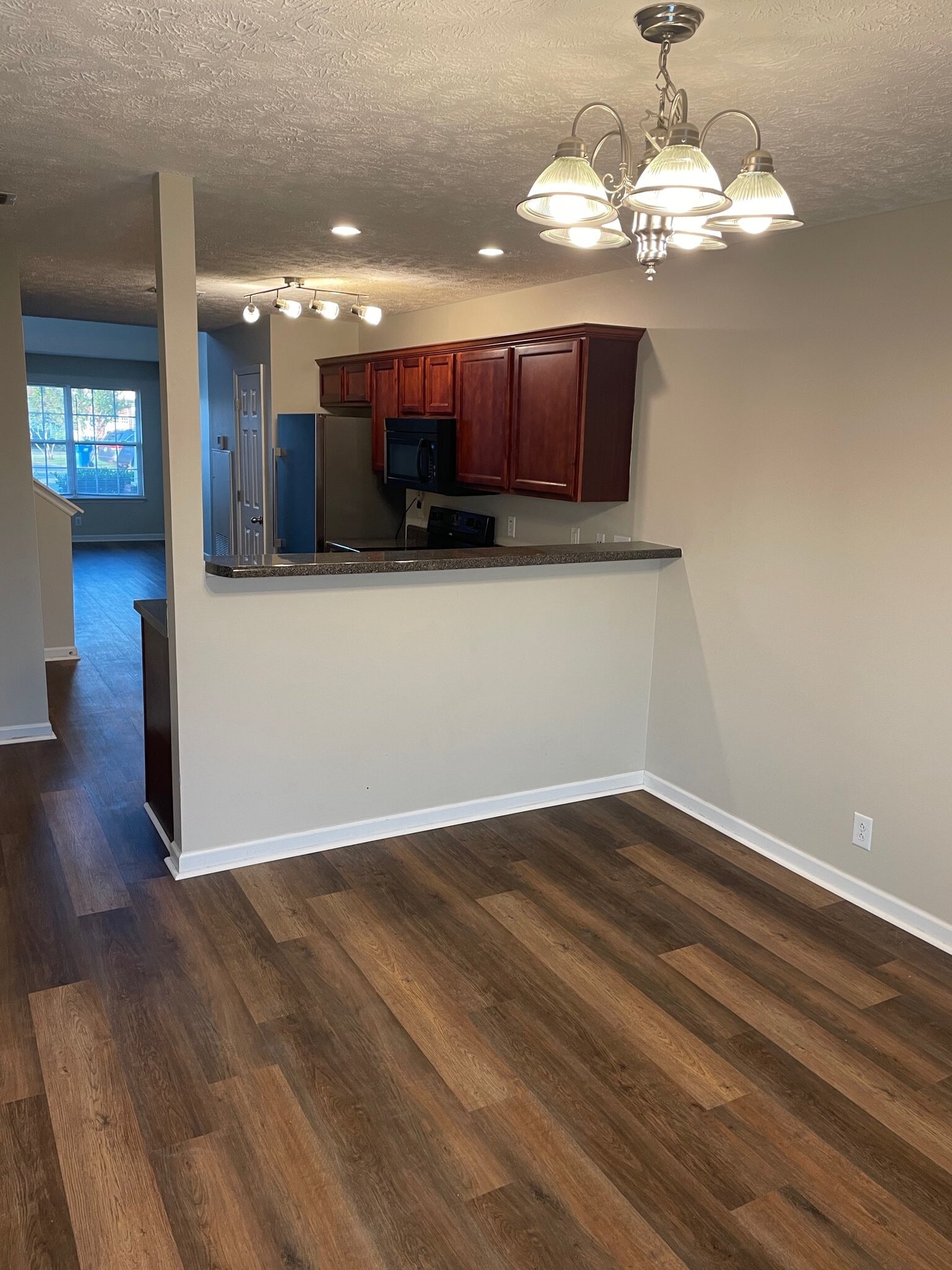 Building Photo - 4844 Laura Jeanne Blvd