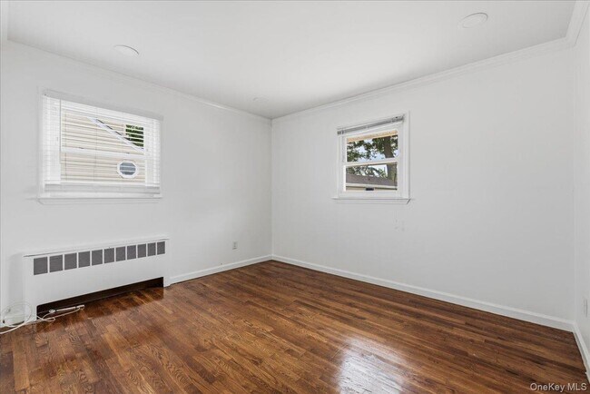 Building Photo - 4 Cecil Pl