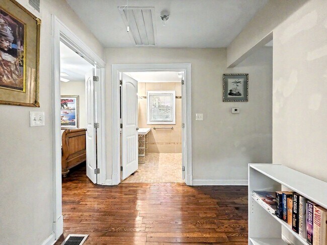 Building Photo - 1804 Sumter St NW