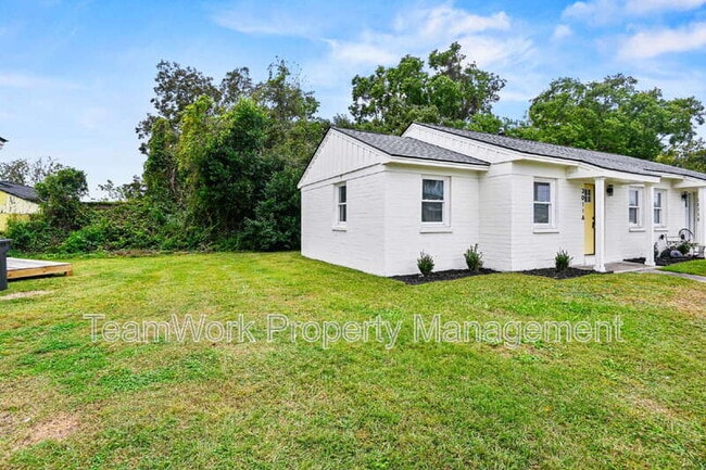 Building Photo - 3011 Terry Dr