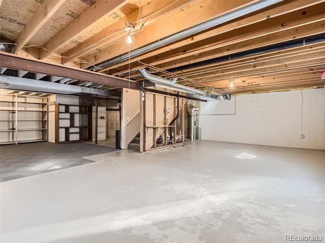 Building Photo - 16234 Creekview Dr