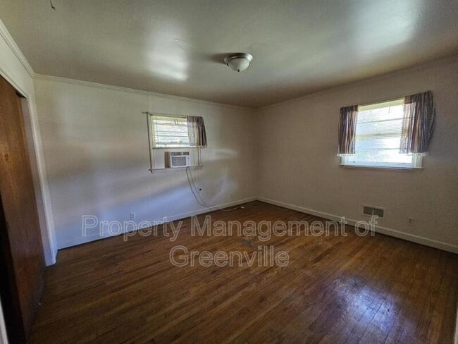 Building Photo - 9 Eisenhower Dr
