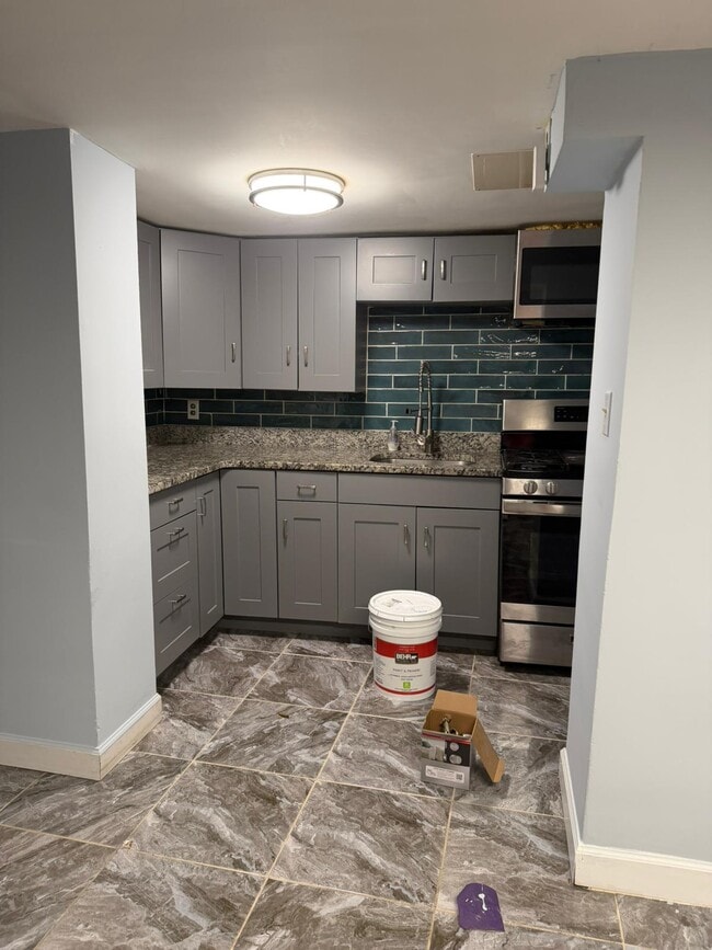 Building Photo - 72 Trenton St