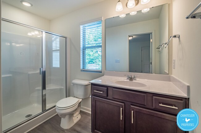 Building Photo - 8 Rochambeau Ct