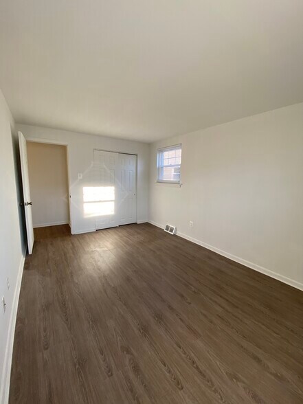 Building Photo - 3590 Grant Ave