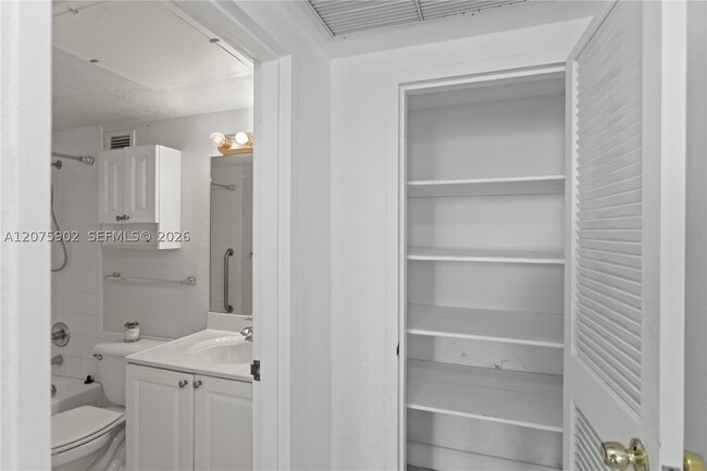 Building Photo - 2501 S Ocean Dr