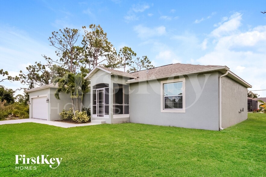 Building Photo - 13057 Feldman Ave