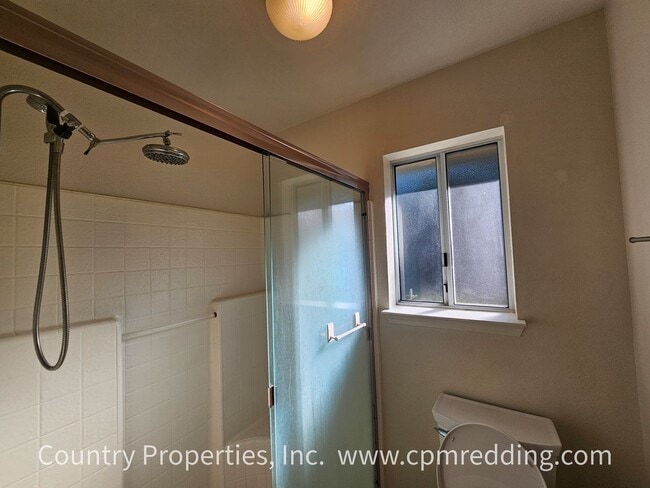 Building Photo - Spacious 4-Bedroom Home in Mary Lake Neighborhood Available Now!