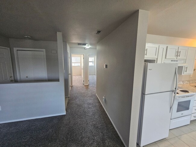 Building Photo - The Perfect Blend of Comfort and Function