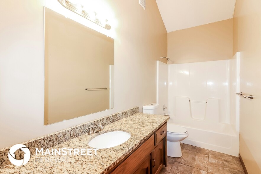 Building Photo - 301 W Heritage Dr